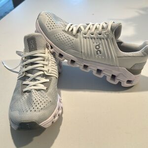 Awesome condition - white On Cloud Swift.I’m up grading to another OC